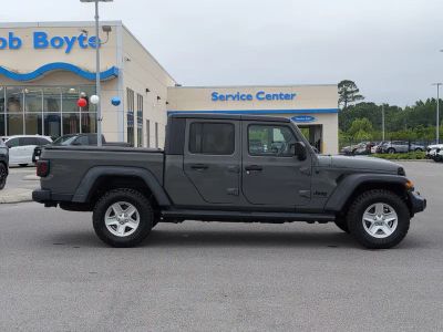 2020 Jeep Gladiator - Photo 2