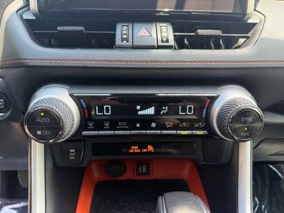 2024 Toyota RAV4 - Photo 26