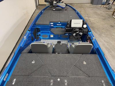 2026 Bass Cat Eyra SP — engine compartment view