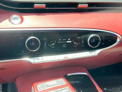 2022 Genesis GV70 — photo 16 view