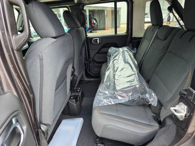 2025 Jeep Wrangler — photo 29 view