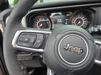 2025 Jeep Wrangler — photo 18 view
