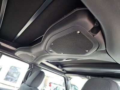 2025 Jeep Wrangler — photo 34 view