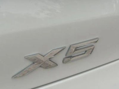 2025 BMW X5 — photo 11 view
