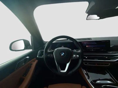 2025 BMW X5 — photo 21 view