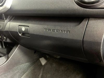2016 Toyota Tacoma — photo 31 view