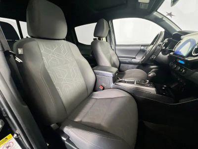 2016 Toyota Tacoma — photo 27 view