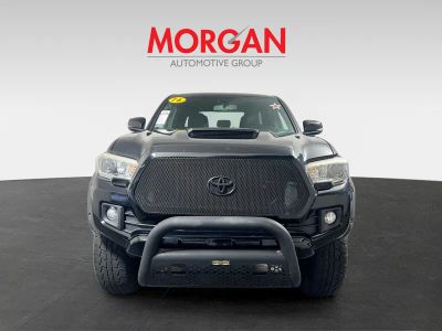 2016 Toyota Tacoma — photo 8 view