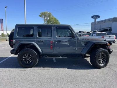 2024 Jeep Wrangler - Photo 2