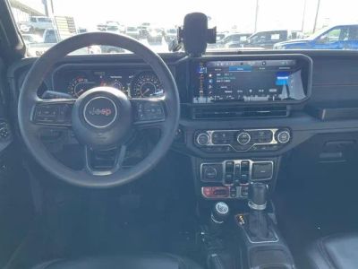 2024 Jeep Wrangler - Photo 11