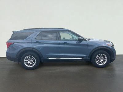 2025 Ford Explorer — side profile view