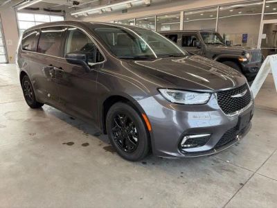 2023 Chrysler Pacifica — rear three-quarter view