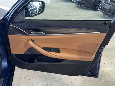 2023 BMW 5 Series — photo 9 view