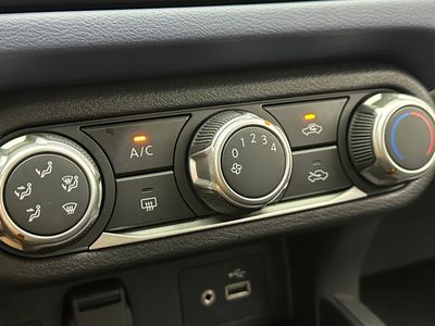 2023 Nissan Versa - Photo 14