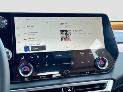 2026 Lexus RX — photo 33 view