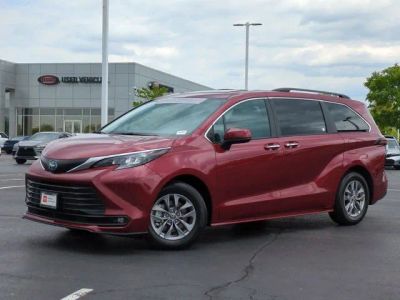 2025 Toyota Sienna - Photo 2