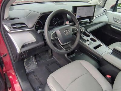 2025 Toyota Sienna - Photo 9