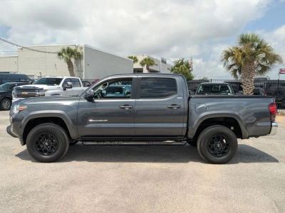 2022 Toyota Tacoma - Photo 2