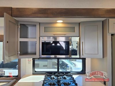 2026 Paradigm 388SP - Photo 11