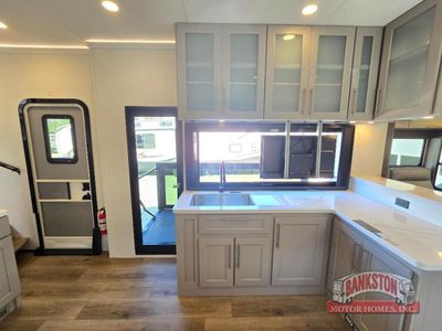 2026 Paradigm 388SP - Photo 8