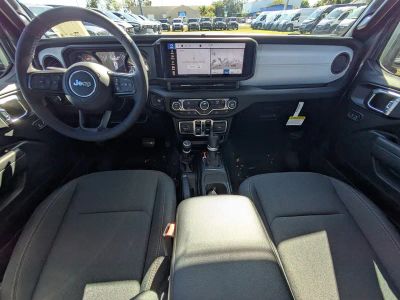 2026 Jeep Wrangler — photo 13 view