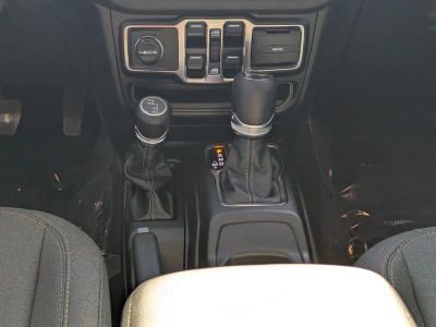 2026 Jeep Wrangler — photo 17 view