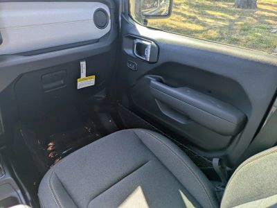 2026 Jeep Wrangler — photo 15 view