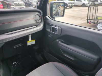 2026 Jeep Wrangler — photo 17 view