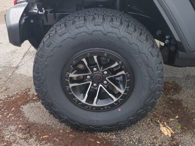 2026 Jeep Wrangler — photo 11 view