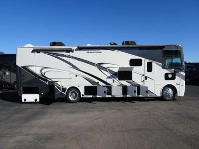 2023 Thor Motor Coach HURRICANE - Photo 32