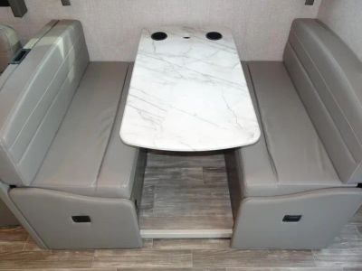 2023 Thor Motor Coach HURRICANE - Photo 7