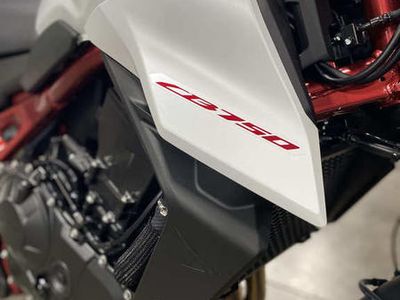 2025 Honda CB750 Hornet - Photo 10