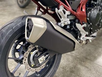2025 Honda CB750 Hornet - Photo 14