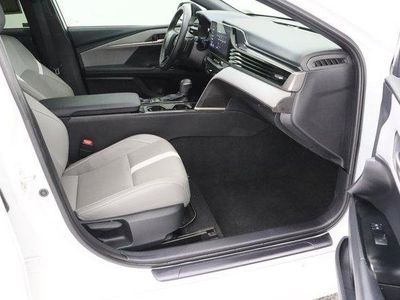 2025 Toyota Camry FWD - Photo 37