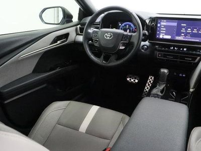 2025 Toyota Camry FWD - Photo 31