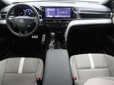 2025 Toyota Camry FWD - Photo 30