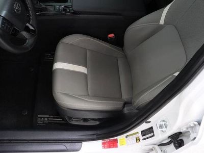 2025 Toyota Camry FWD - Photo 15