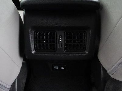 2025 Toyota Camry FWD - Photo 29