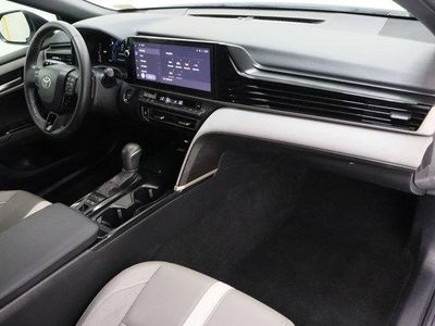 2025 Toyota Camry FWD - Photo 36
