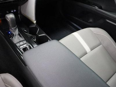 2025 Toyota Camry FWD - Photo 17