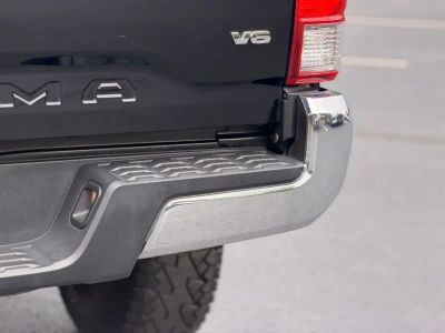 2017 Toyota Tacoma - Photo 14