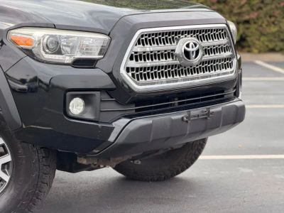 2017 Toyota Tacoma - Photo 6