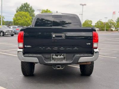 2017 Toyota Tacoma - Photo 13