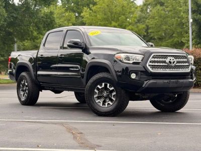 2017 Toyota Tacoma - Photo 2