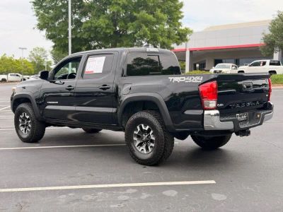 2017 Toyota Tacoma - Photo 11