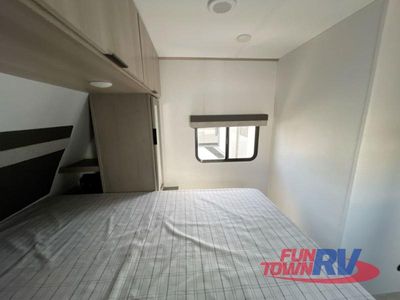 2025 Dutchmen RV Kodiak Ultra-Lite - Photo 36