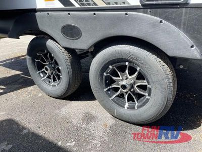 2025 Dutchmen RV Kodiak Ultra-Lite - Photo 6