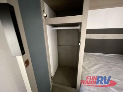 2025 Dutchmen RV Kodiak Ultra-Lite - Photo 34