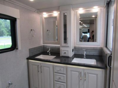2026 Fleetwood DISCOVERY LXE - Photo 25