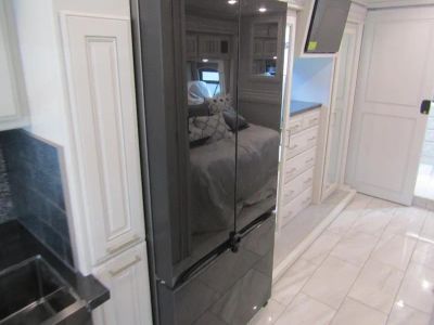 2026 Fleetwood DISCOVERY LXE - Photo 12